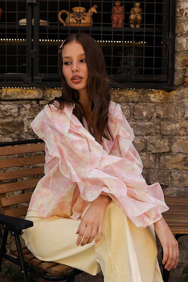 Trendy Floral Ruffle Blouse