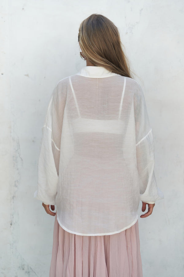 Lyra — Effortless Oversize Elegance