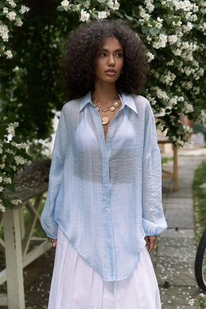 Lyra — Effortless Oversize Elegance
