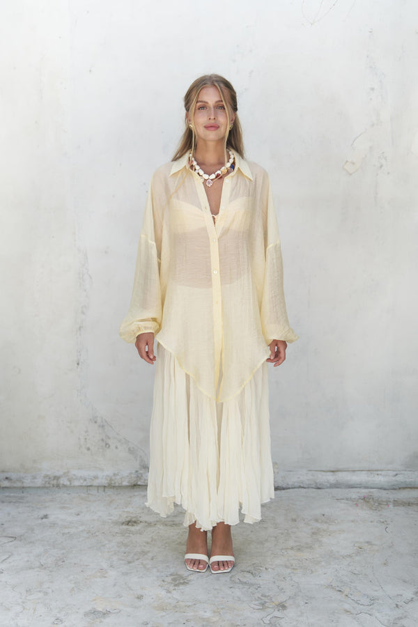 Lyra — Effortless Oversize Elegance