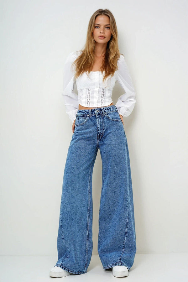 Trendy High-Waisted Vintage Jeans
