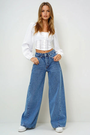 Trendy High-Waisted Vintage Jeans