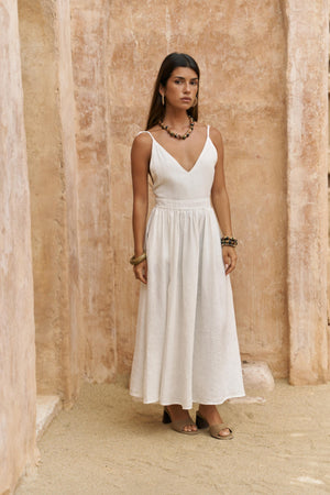 Eara – Premium Strappy Linen Maxi Dress