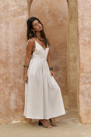 Eara – Premium Strappy Linen Maxi Dress